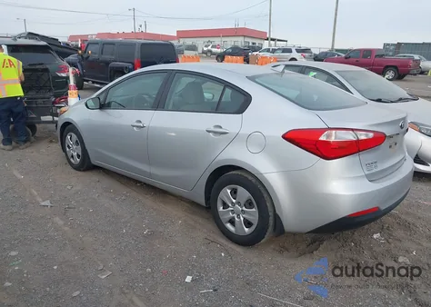 2015 Kia Forte Lx z USA, uszkodzony, nr VIN KNAFK4A69F5368247